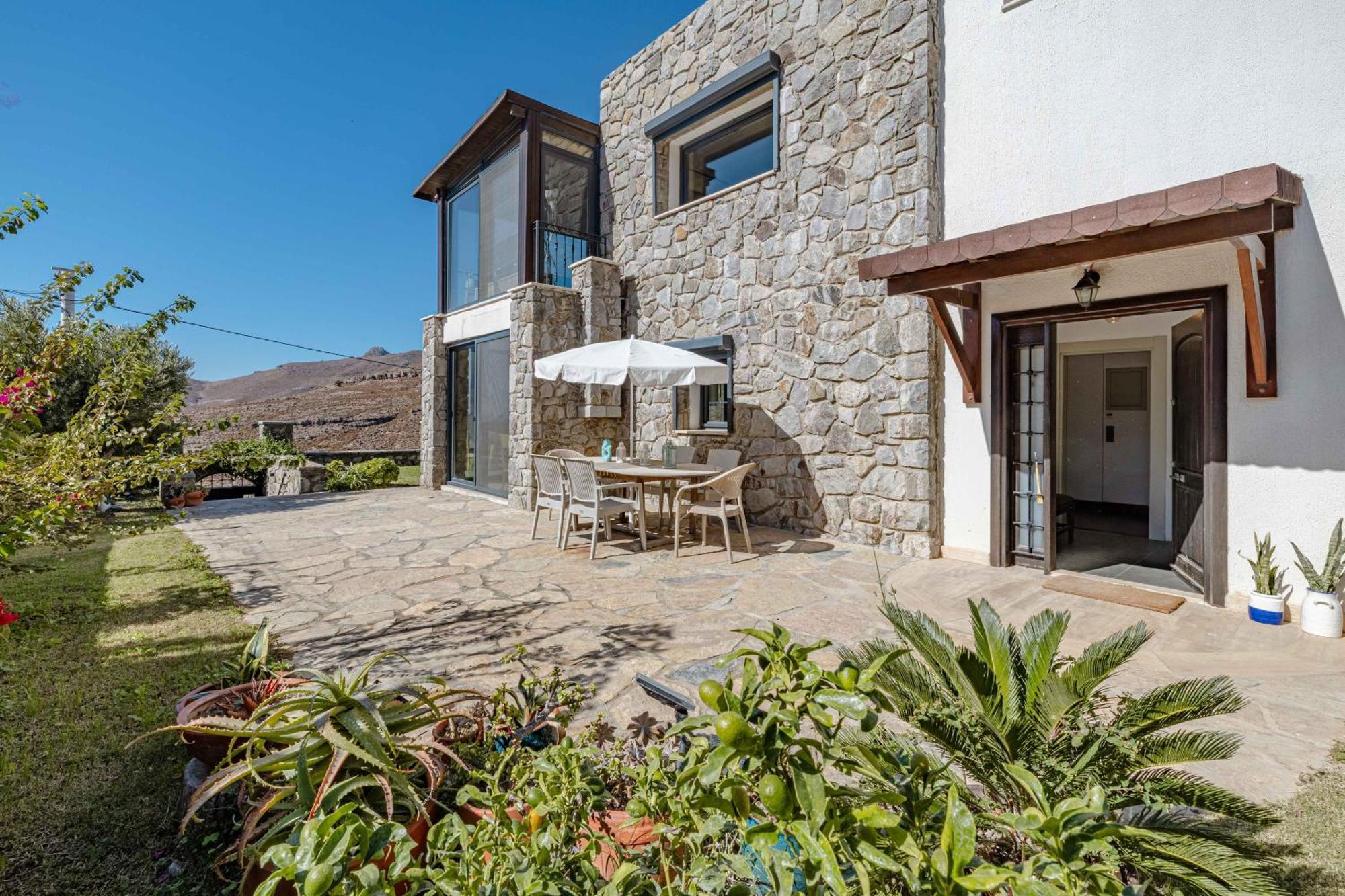 Villa Elegant Private Pool & Stunning Views *